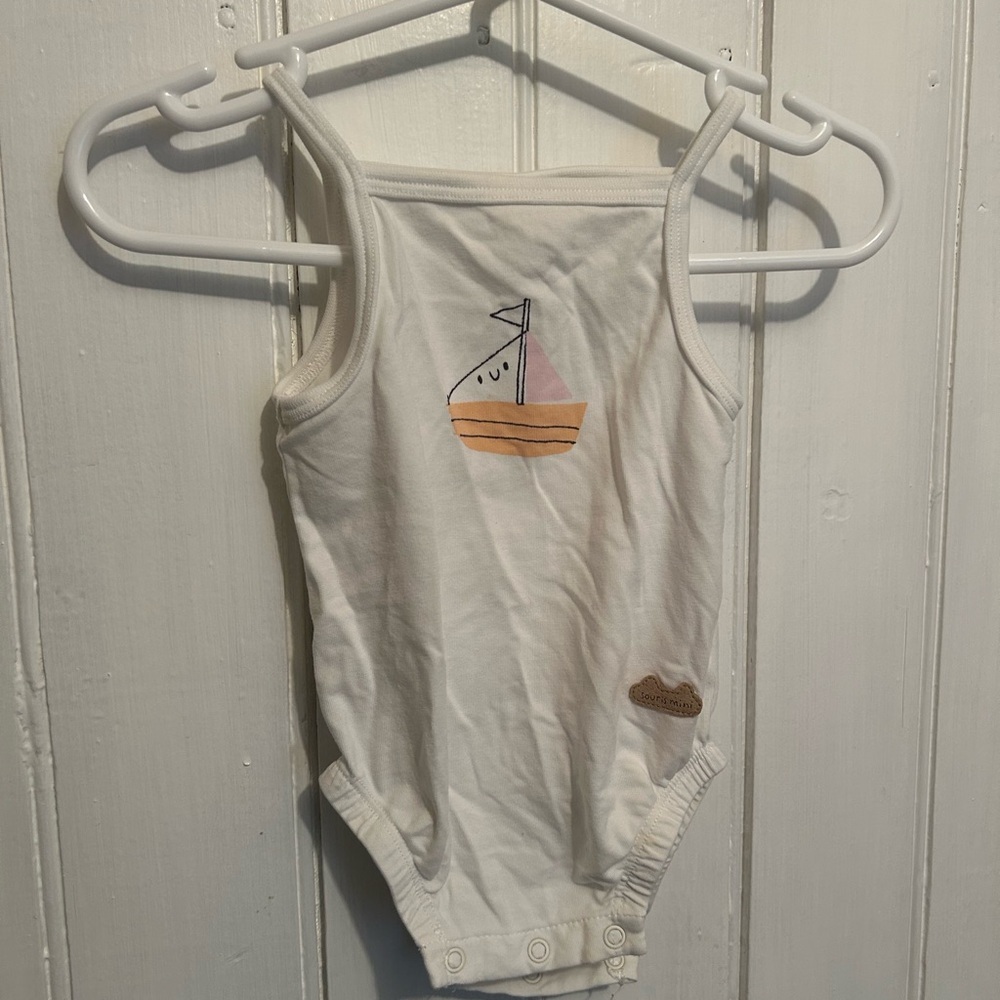 Souris mini 3/6m white tank top onesie with sail boat graphic